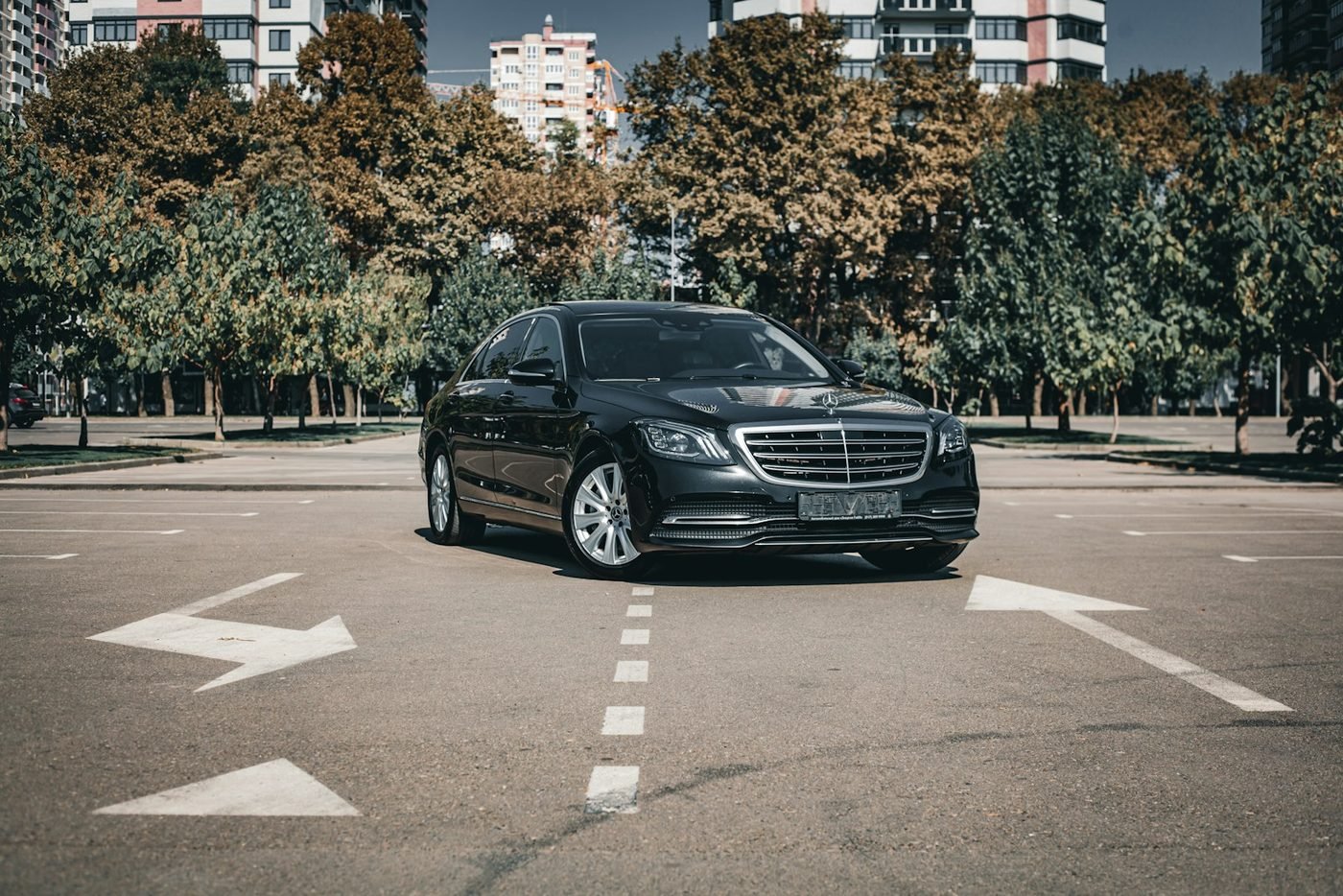 Mercedes-Benz executivo estacionado